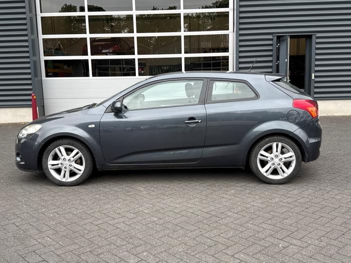 Kia Pro cee'd 1.4 CVVT 16V Schadevoertuig (2010, Grijs)