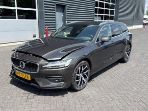 Volvo V60 II 2.0 T5 16V  (Schade)