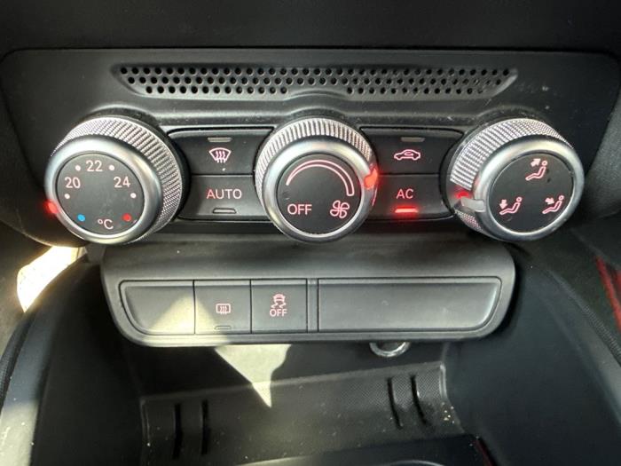 Audi A1 Sportback 1.2 TFSI Schadevoertuig (2012, Rood)