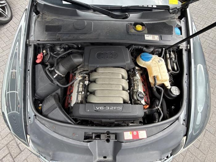 Audi A6 Avant 3.2 V6 24V FSI Sloopvoertuig (2005, Grijs)