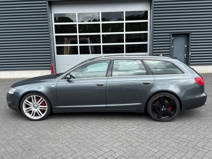 Audi A6 Avant 3.2 V6 24V FSI Sloopvoertuig (2005, Grijs)
