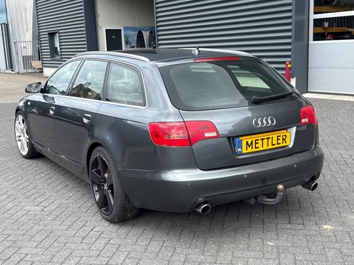 Audi A6 Avant 3.2 V6 24V FSI Sloopvoertuig (2005, Grijs)