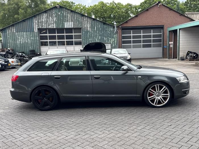 Audi A6 Avant 3.2 V6 24V FSI Sloopvoertuig (2005, Grijs)