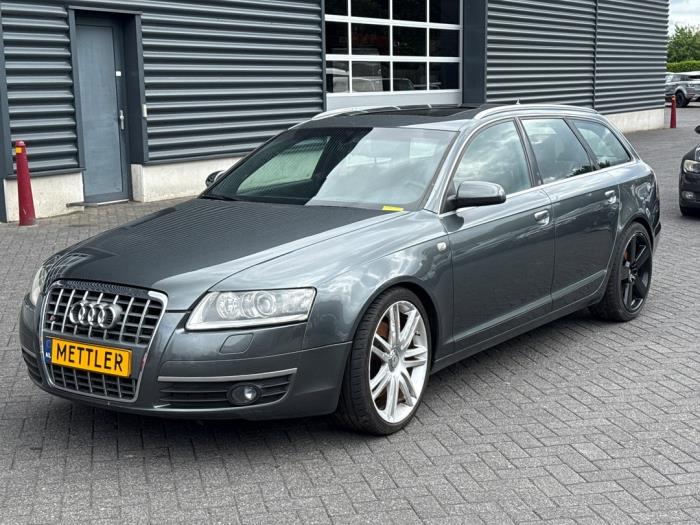 Audi A6 Avant 3.2 V6 24V FSI Sloopvoertuig (2005, Grijs)