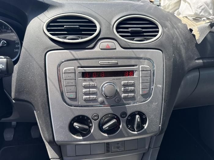 Ford Focus 2 1.6 16V Schadevoertuig (2008, Blauw)