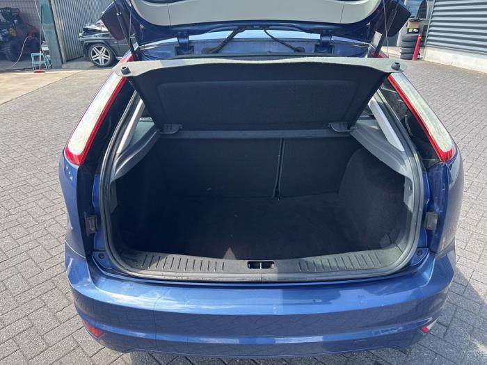 Ford Focus 2 1.6 16V Schadevoertuig (2008, Blauw)