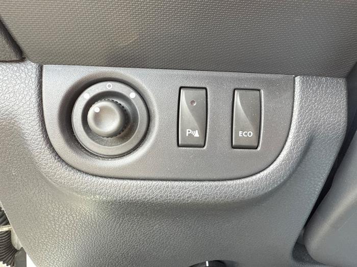 Dacia Sandero II 0.9 TCE 12V Schadevoertuig (2015, Wit)