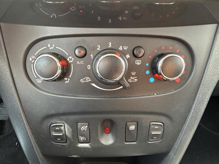 Dacia Sandero II 0.9 TCE 12V Schadevoertuig (2015, Wit)