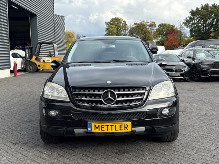 Mercedes ML II 3.0 ML-280 CDI 4-Matic V6 24V Schadevoertuig (2006, Zwart)