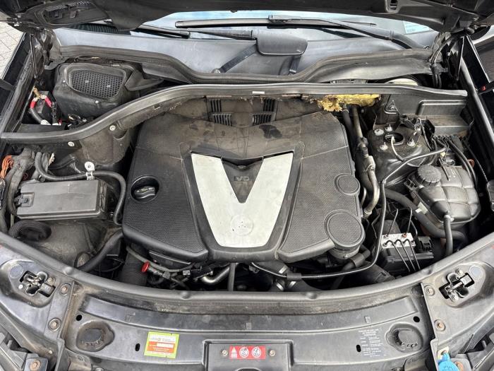 Mercedes ML II 3.0 ML-280 CDI 4-Matic V6 24V Schadevoertuig (2006, Zwart)