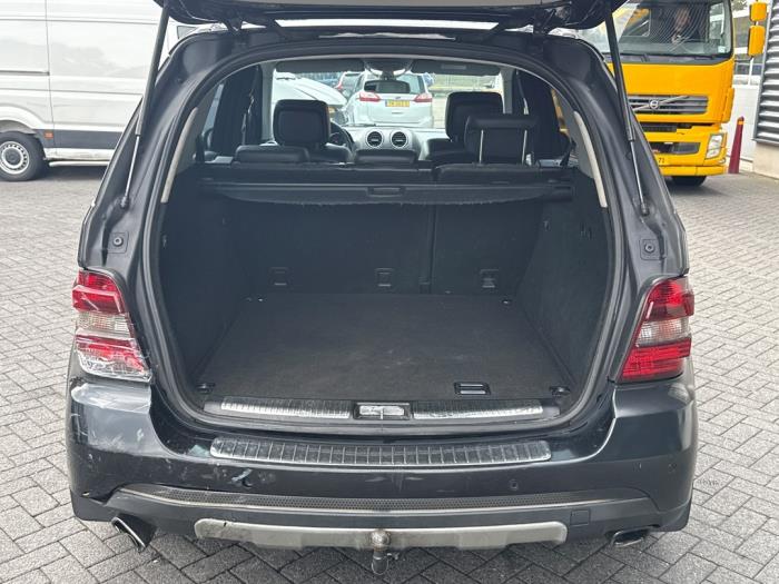 Mercedes ML II 3.0 ML-280 CDI 4-Matic V6 24V Schadevoertuig (2006, Zwart)