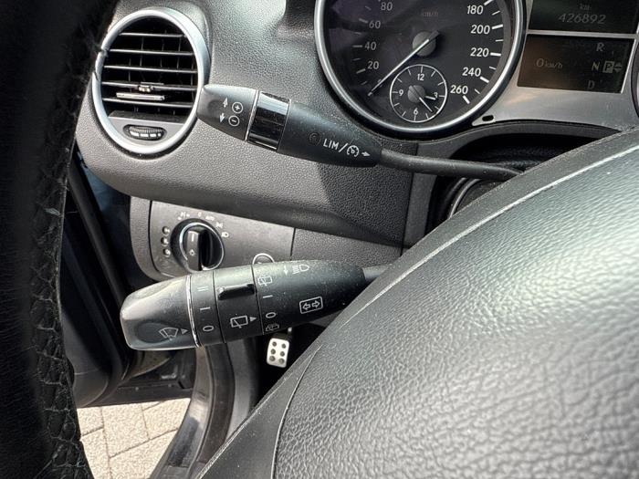 Mercedes ML II 3.0 ML-280 CDI 4-Matic V6 24V Schadevoertuig (2006, Zwart)