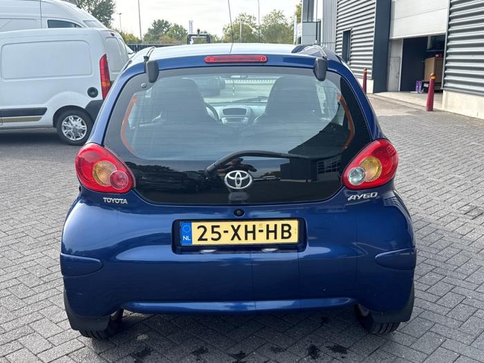 Toyota Aygo 1.0 12V VVT-i Schadevoertuig (2008, Blauw)