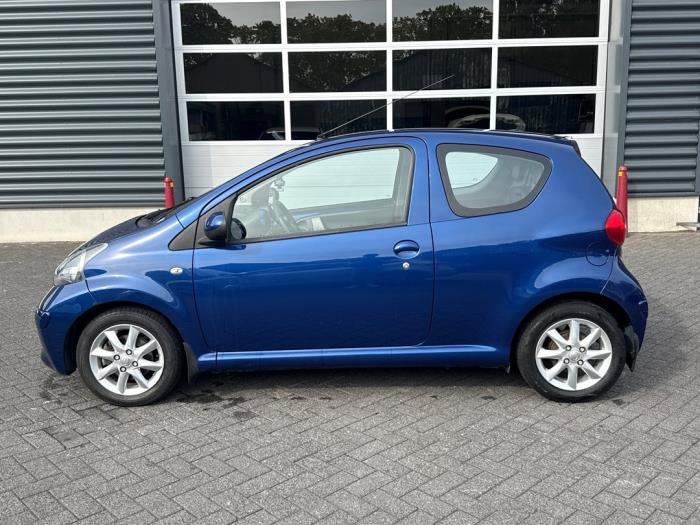 Toyota Aygo 1.0 12V VVT-i Schadevoertuig (2008, Blauw)