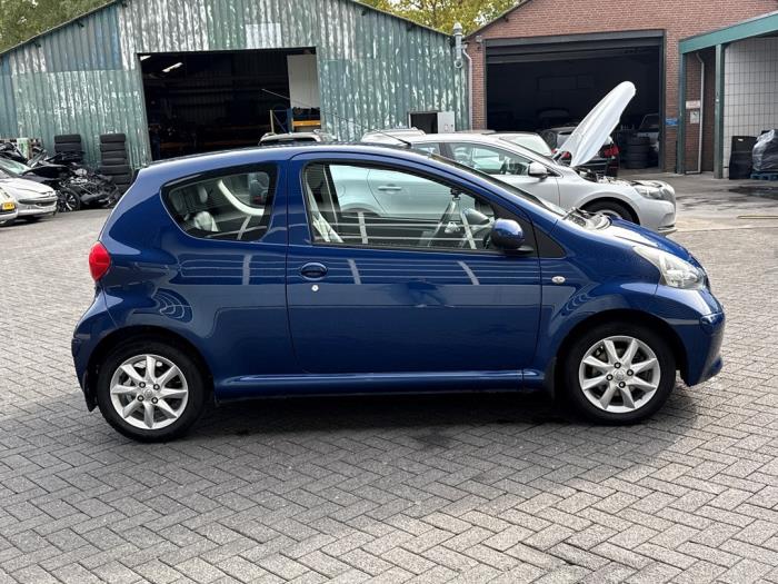 Toyota Aygo 1.0 12V VVT-i Schadevoertuig (2008, Blauw)