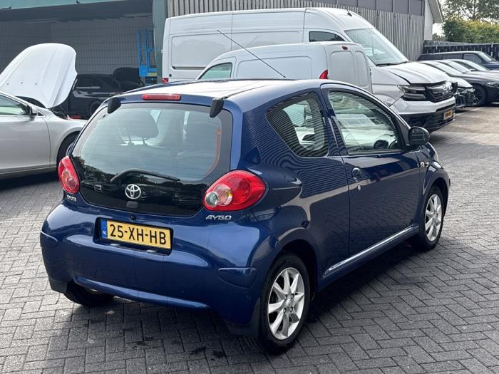 Toyota Aygo 1.0 12V VVT-i Schadevoertuig (2008, Blauw)