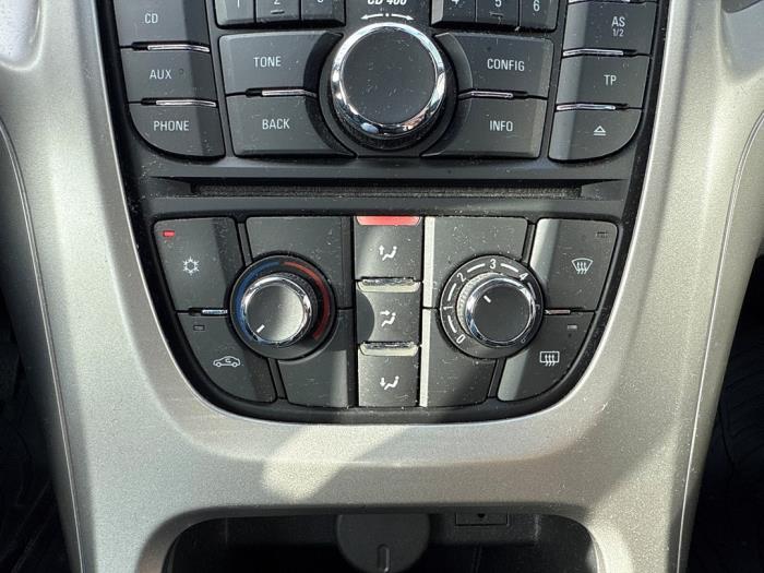 Opel Astra J 1.4 Turbo 16V Schadevoertuig (2011, Grijs)