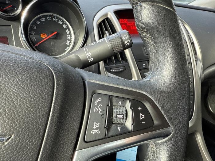 Opel Astra J 1.4 Turbo 16V Schadevoertuig (2011, Grijs)