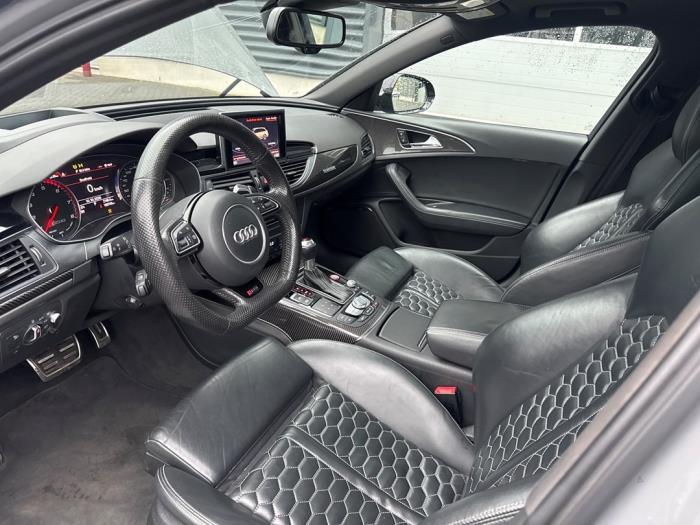 Audi RS 6 Avant 4.0 V8 TFSI 32V Schadevoertuig (2015, Grijs)