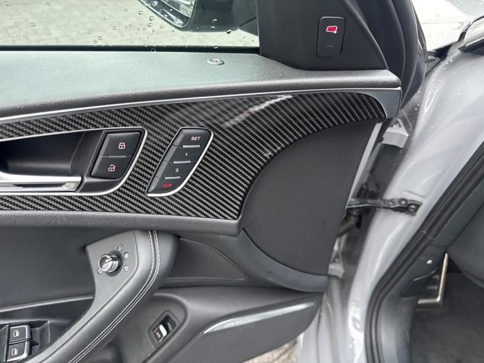 Audi RS 6 Avant 4.0 V8 TFSI 32V Schadevoertuig (2015, Grijs)