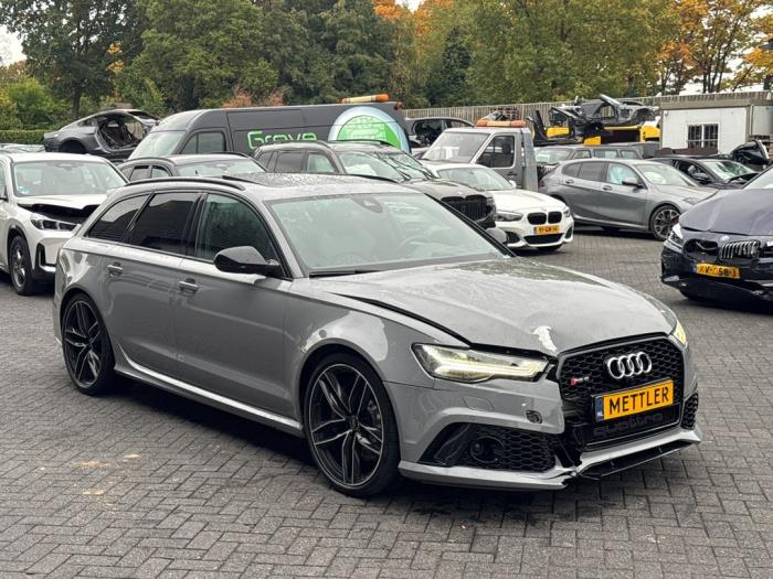 Audi RS 6 Avant 4.0 V8 TFSI 32V Schadevoertuig (2015, Grijs)