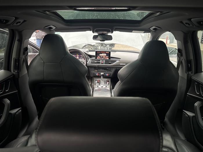 Audi RS 6 Avant 4.0 V8 TFSI 32V Schadevoertuig (2015, Grijs)