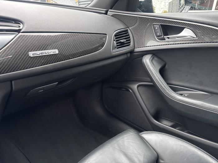 Audi RS 6 Avant 4.0 V8 TFSI 32V Schadevoertuig (2015, Grijs)