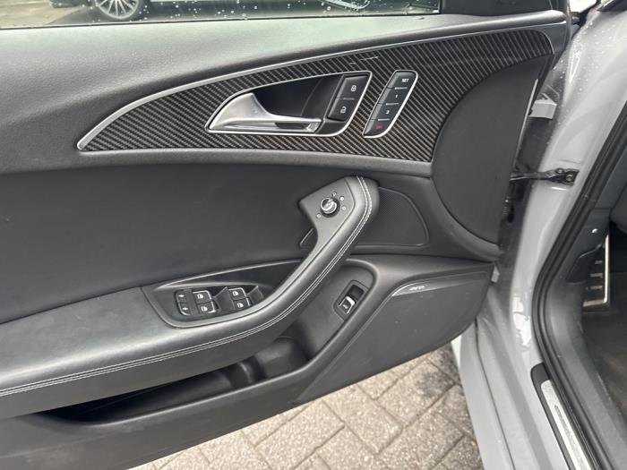Audi RS 6 Avant 4.0 V8 TFSI 32V Schadevoertuig (2015, Grijs)