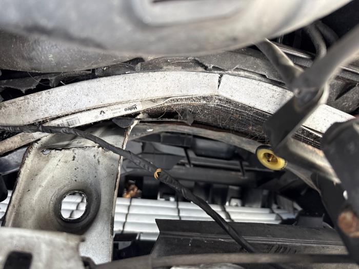 Dacia Dokker 1.5 dCi 75 Schadevoertuig (2013, Graniet)