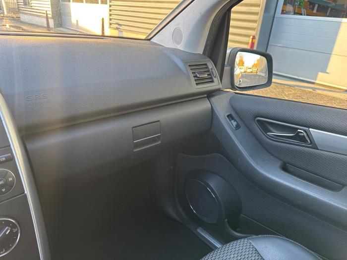 Mercedes A 1.5 A-150 5-Drs. Schadevoertuig (2009, Grijs)