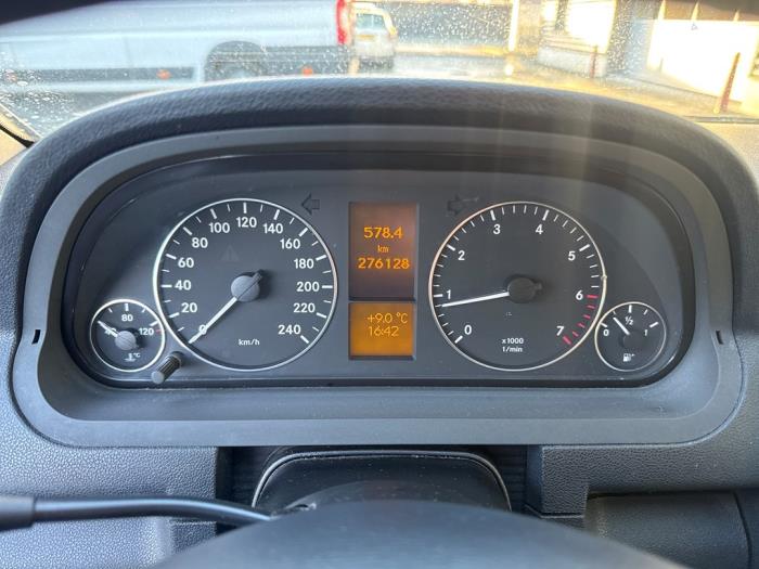 Mercedes A 1.5 A-150 5-Drs. Schadevoertuig (2009, Grijs)