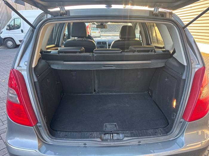 Mercedes A 1.5 A-150 5-Drs. Schadevoertuig (2009, Grijs)