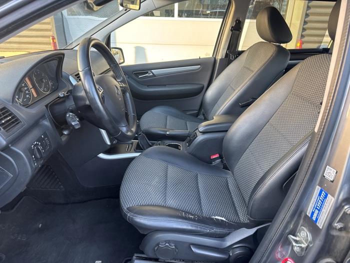 Mercedes A 1.5 A-150 5-Drs. Schadevoertuig (2009, Grijs)