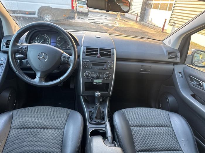 Mercedes A 1.5 A-150 5-Drs. Schadevoertuig (2009, Grijs)
