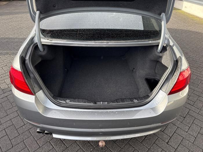 BMW 5 serie 523i 24V Schadevoertuig (2010, Grijs)