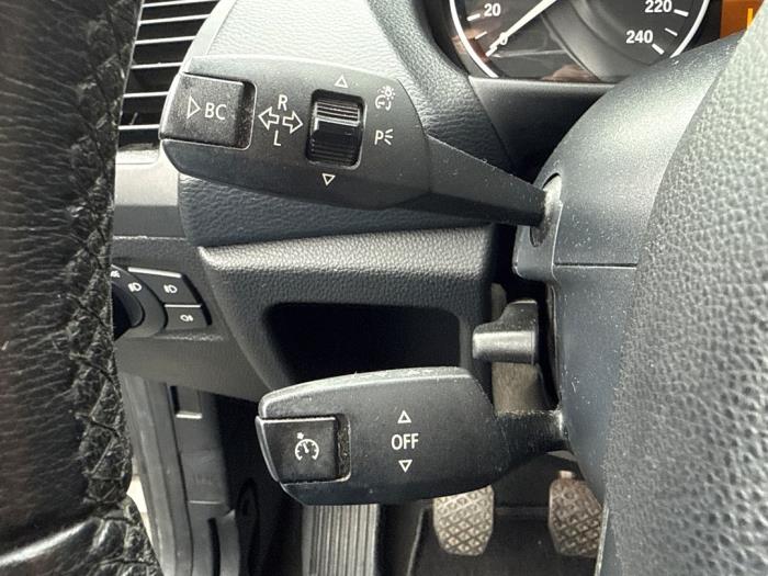 BMW 1 serie 118i 16V Schadevoertuig (2009, Wit)