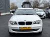 BMW 1 serie 118i 16V Schadevoertuig (2009, Wit)