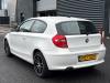BMW 1 serie 118i 16V Schadevoertuig (2009, Wit)