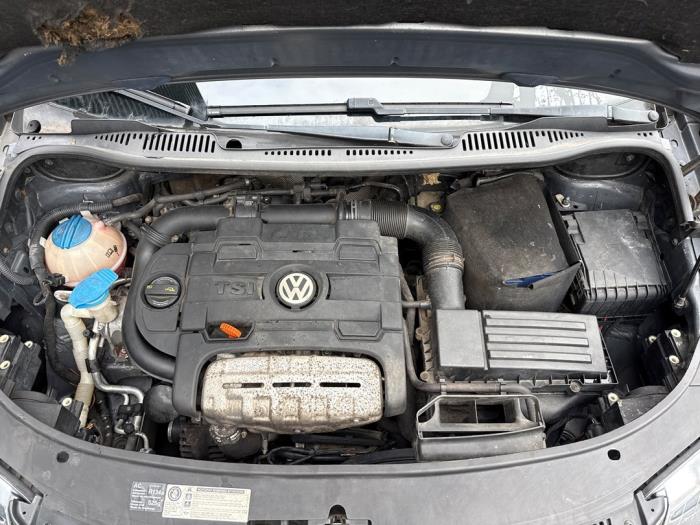 Volkswagen Touran 1.4 16V TSI 140 Schadevoertuig (2010, Grijs)