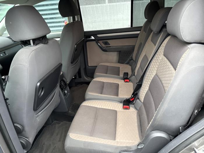 Volkswagen Touran 1.4 16V TSI 140 Schadevoertuig (2010, Grijs)