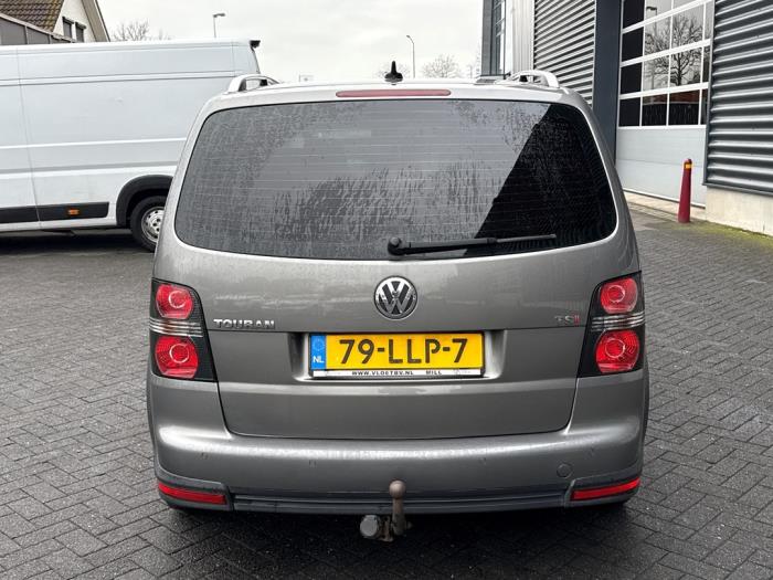 Volkswagen Touran 1.4 16V TSI 140 Schadevoertuig (2010, Grijs)