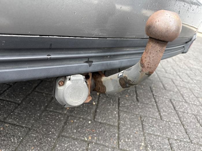 Volkswagen Touran 1.4 16V TSI 140 Schadevoertuig (2010, Grijs)