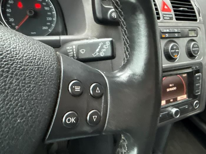 Volkswagen Touran 1.4 16V TSI 140 Schadevoertuig (2010, Grijs)