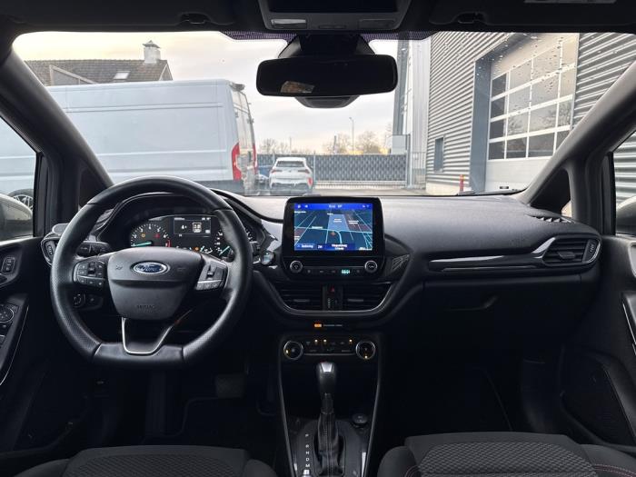 Ford Fiesta 7 1.0 EcoBoost 12V Hybrid 125 Schadevoertuig (2021, Grijs)