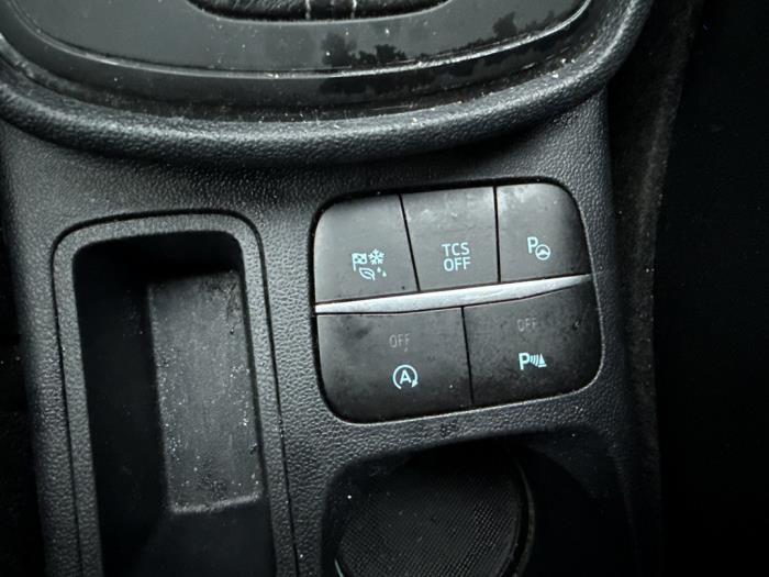 Ford Fiesta 7 1.0 EcoBoost 12V Hybrid 125 Schadevoertuig (2021, Grijs)