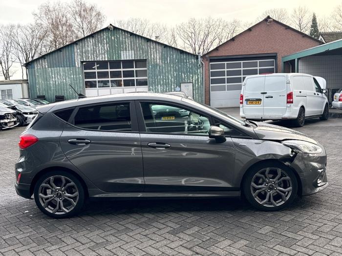 Ford Fiesta 7 1.0 EcoBoost 12V Hybrid 125 Schadevoertuig (2021, Grijs)