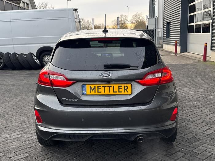 Ford Fiesta 7 1.0 EcoBoost 12V Hybrid 125 Schadevoertuig (2021, Grijs)