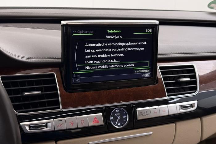 Audi A8 2.0 TFSI 16V Hybrid Schadevoertuig (2012, Bruin)