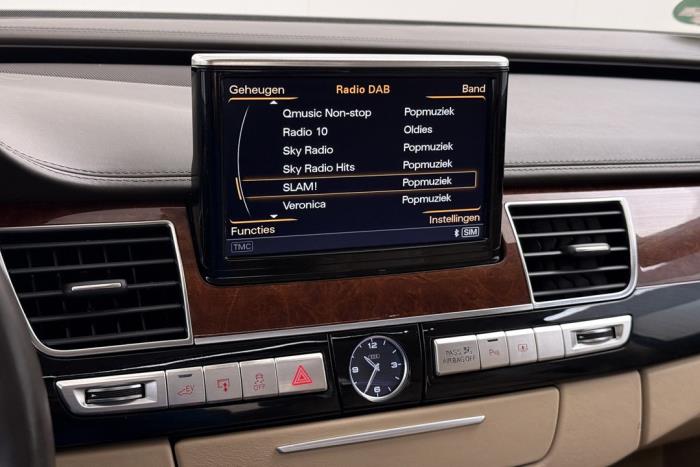 Audi A8 2.0 TFSI 16V Hybrid Schadevoertuig (2012, Bruin)