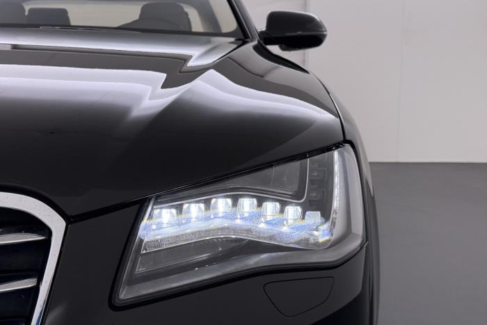 Audi A8 2.0 TFSI 16V Hybrid Schadevoertuig (2012, Bruin)